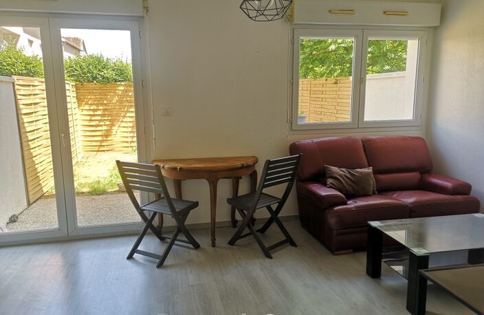 Appartement meublé à louer 2 pièces 34 m² + jardinet - BUXEROLLES (86) — photo 4