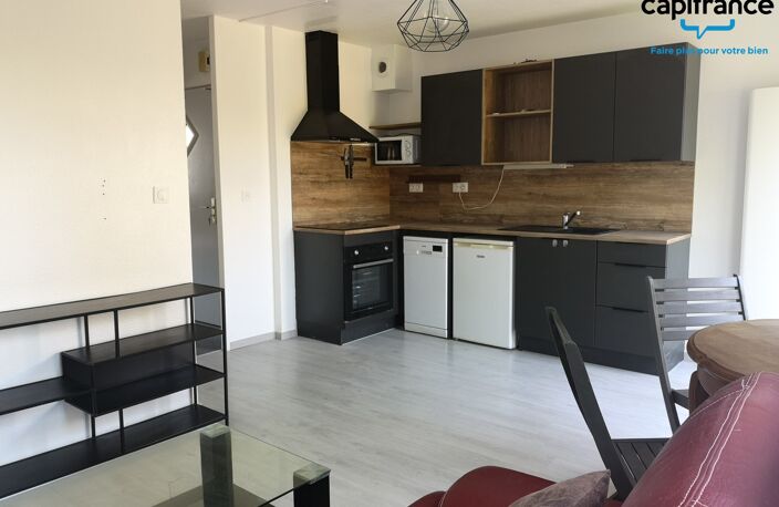 Appartement meublé à louer 2 pièces 34 m² + jardinet - BUXEROLLES (86) — photo 5