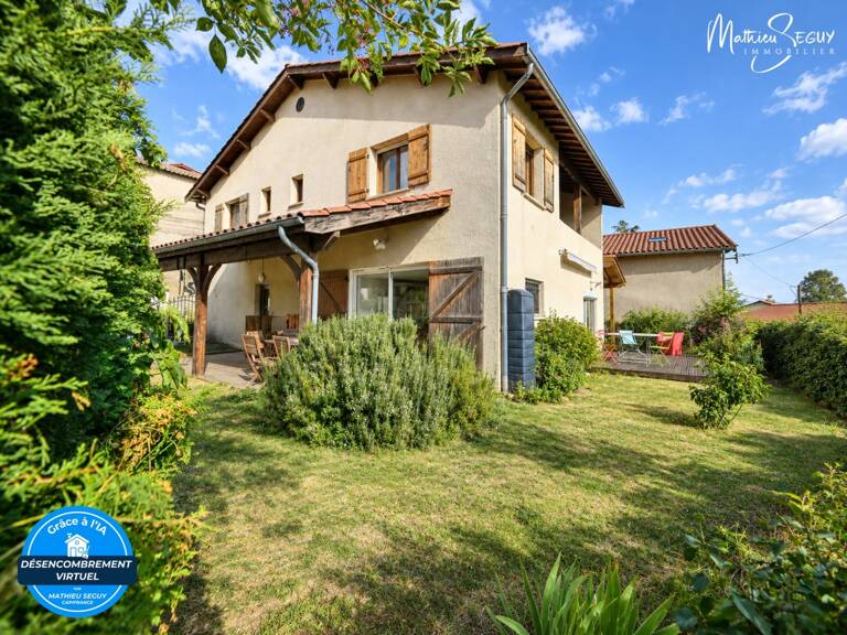 THURINS - Grande maison de hameau avec vue — photo 1