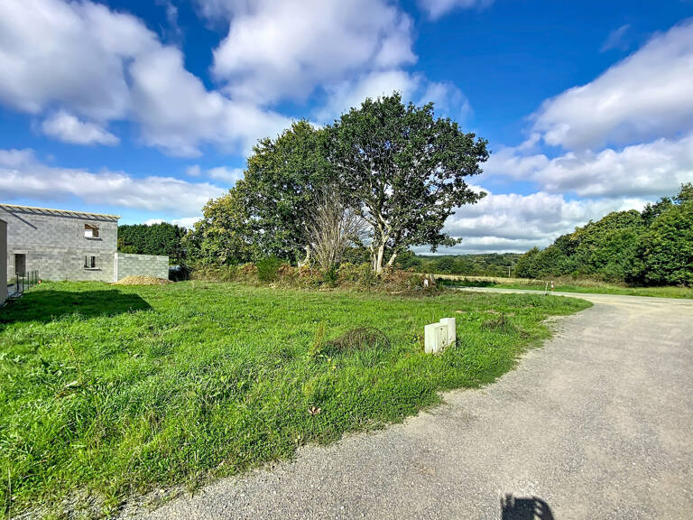 À VENDRE - LOPERHET (29470) - TERRAIN CONSTRUCTIBLE - 571 M² - LIBRE CONSTRUCTEUR — photo 1