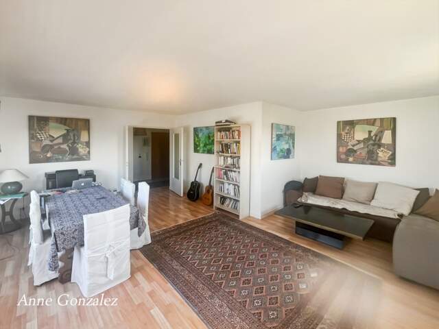 OLIVET Centre, à vendre au troisième et dernier étage avec ascenceur d'une Résidence sécurisée et calme, grand appartement lumineux avec 4 chambres, terrasse, deux places de parking et une cave — photo du bien
