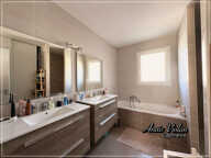 Maison individuelle de plain pied de type 4, lumineuse, avec grand jardin à vendre à VACQUIERES (34270) — photo 2