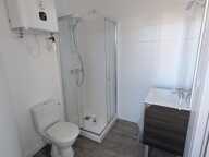 Appartement remis à neuf à louer 2 pièces dont 1 chambre.  42 m²  FONTENAY LE COMTE (85) — photo 2