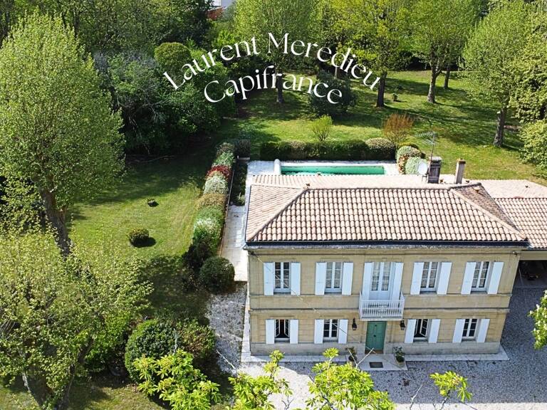 Magnifique demeure en pierre avec grand jardin, piscine & espace professionnel — photo 1