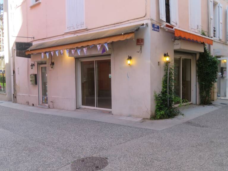 Local commercial à LOUER DIGNE LES BAINS (04000) ZONE PIETONNE — photo 1