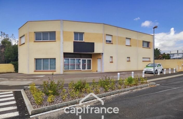 LOCAL COMMERCIAL - Actuellement Boulangerie - A LOUER SAINT CYPRIEN (66) — photo 4