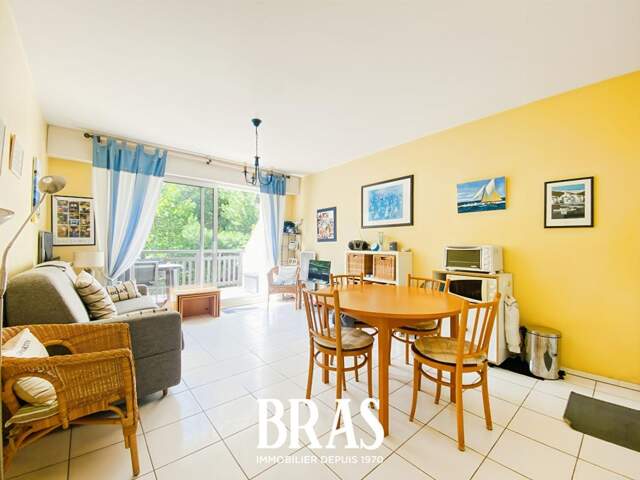 A vendre LA BAULE-LES PINS - 2 pièces - Dernier étage - Terrasse -Double parking - À 300 m de la plage — photo du bien