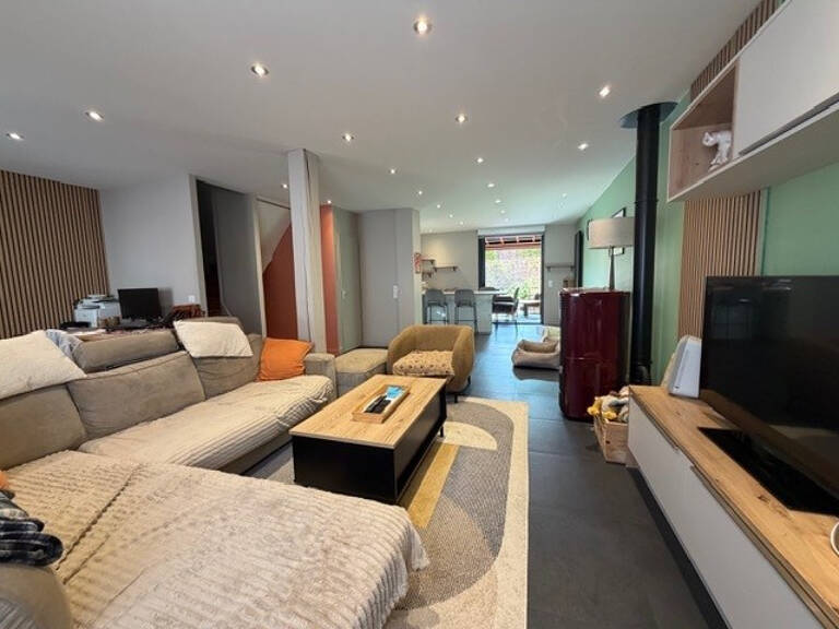 À louer   Belle maison 5 pièces de 194 m2 (111 m2 habitables — photo 1
