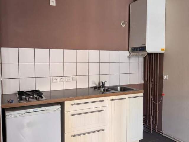 Riom Rue Hellenie STUDIO RDC chauf gaz — photo du bien