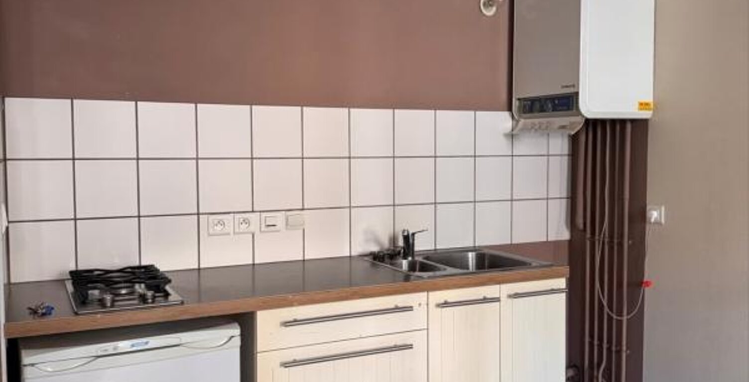 Riom Rue Hellenie STUDIO RDC chauf gaz — photo 1