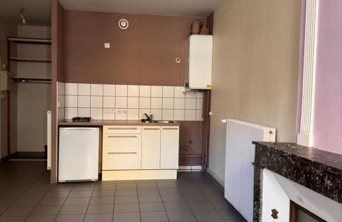 Riom Rue Hellenie STUDIO RDC chauf gaz — photo 4