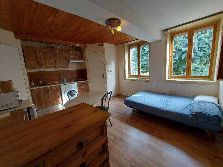 STUDIO meublé VILLEFRANCHE SUR SAONE — photo 1