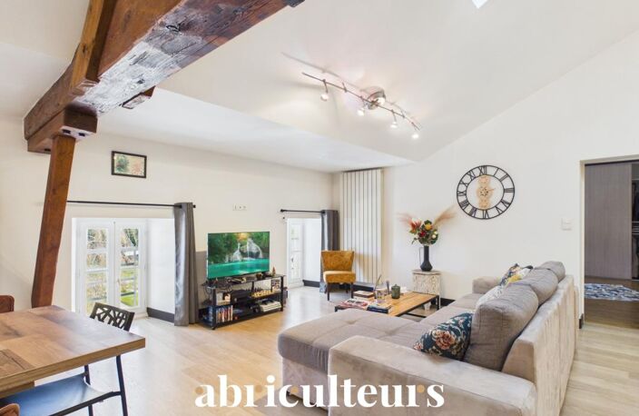 Immeuble de caractère en pierre de tailleb- 333 m²en vente à Saint-Savinien (17350) — photo 2