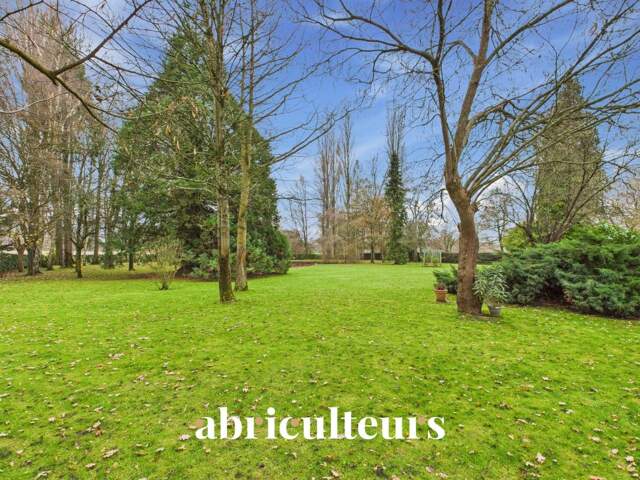 Maison avec parc arboré - 260 m² - en vente au MANS SUD (72230) — photo du bien