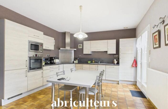 Maison avec parc arboré - 260 m² - en vente au MANS SUD (72230) — photo 5