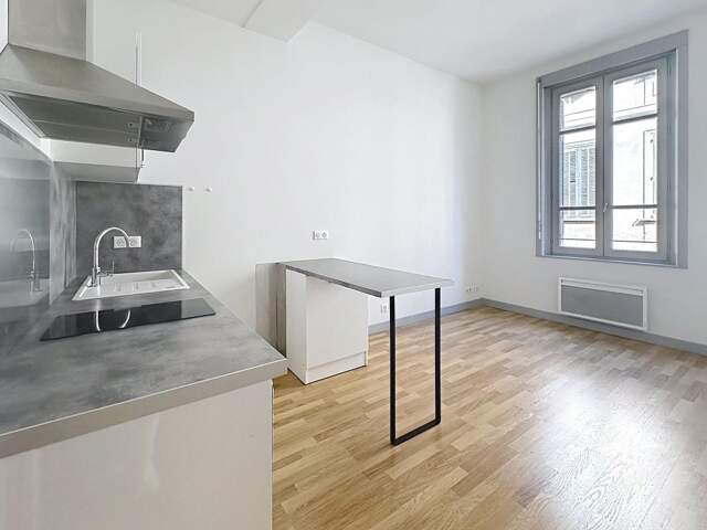 Appartement T2 - Intra-Muros - À Louer - Avignon — photo du bien