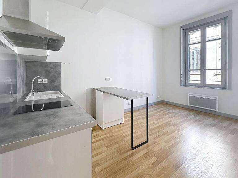 Appartement T2 - Intra-Muros - À Louer - Avignon — photo 1
