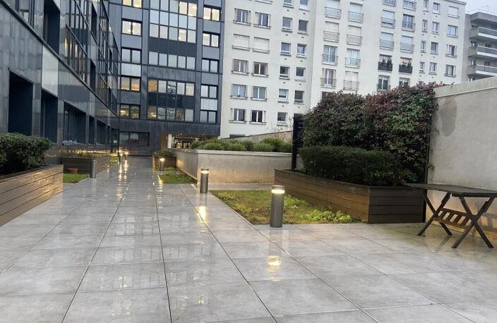 Bureaux à louer de 433 m² divisibles à Boulogne Billancourt. Ensemble immobilier de bureaux d'excellent standing, façades ITE, vue tour Eiffel, climatisation réversible, fibre optique, vidéosurveillance — photo 4