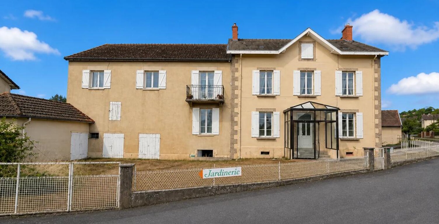 Maison de 16 pièces de 250 m² à Saint-Symphorien-de-Marmagne — photo 1