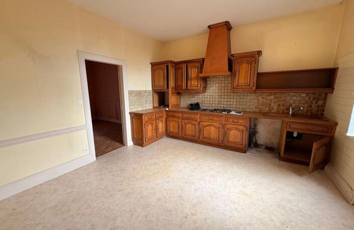 Maison de 16 pièces de 250 m² à Saint-Symphorien-de-Marmagne — photo 3