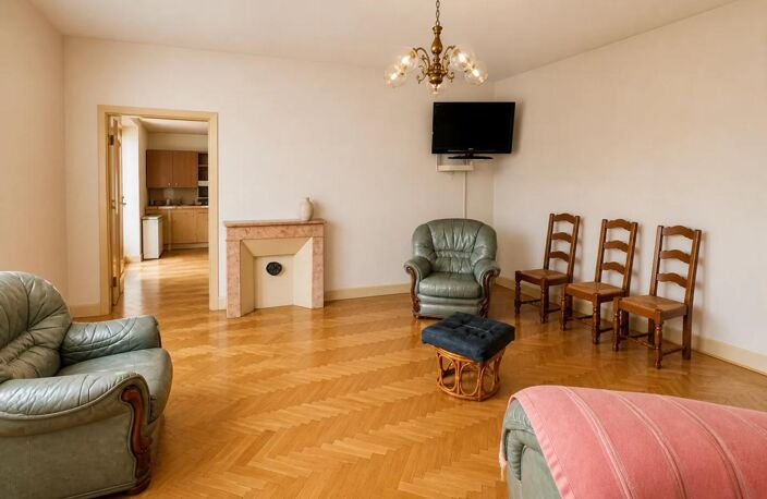 Maison de 16 pièces de 250 m² à Saint-Symphorien-de-Marmagne — photo 5