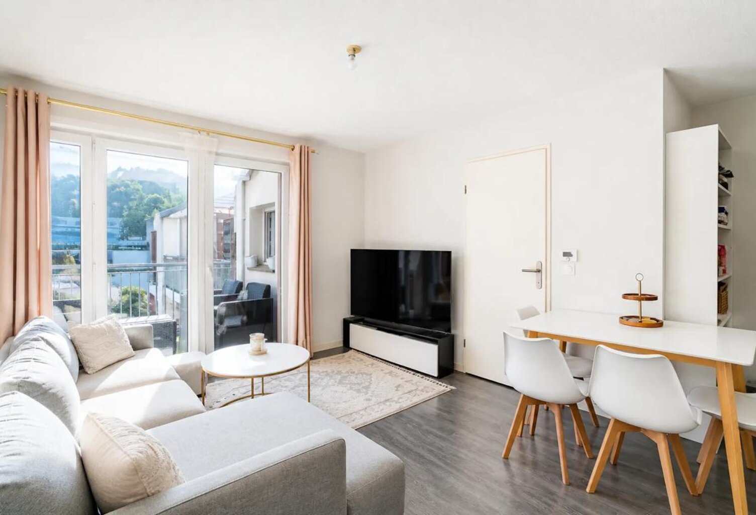 Appartement 2 pièces de 41 m² situé à Cenon — photo 1