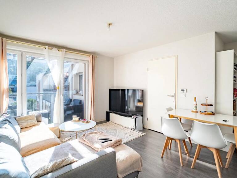 Appartement 2 pièces de 41 m² situé à Cenon — photo 1