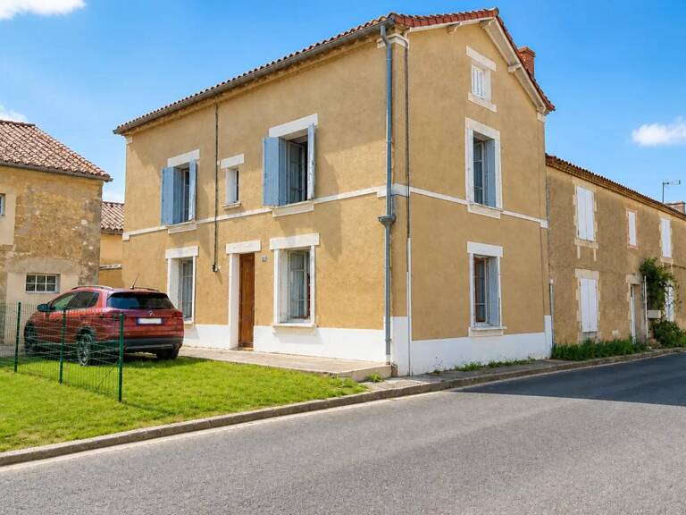 Maison de 85 m² - 5 pièces - MILLAC (86150) — photo 1