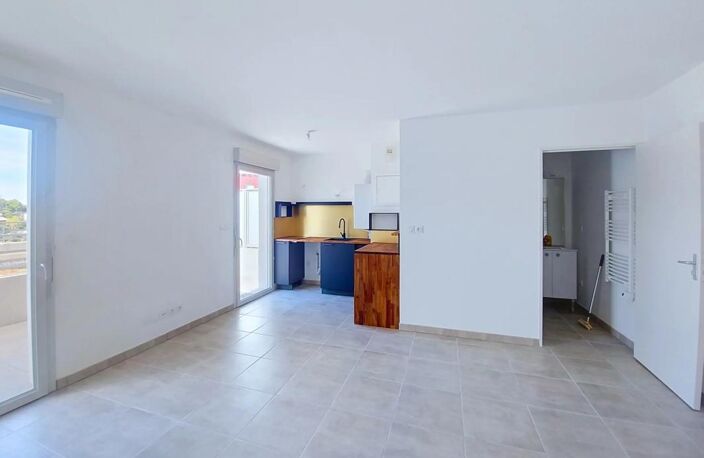 T1 de 28 m² avec terrasse et parking à Marseille 15e — photo 4