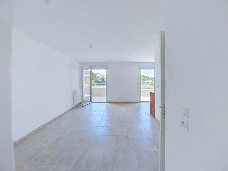 T1 de 28 m² avec terrasse et parking à Marseille 15e — photo 1