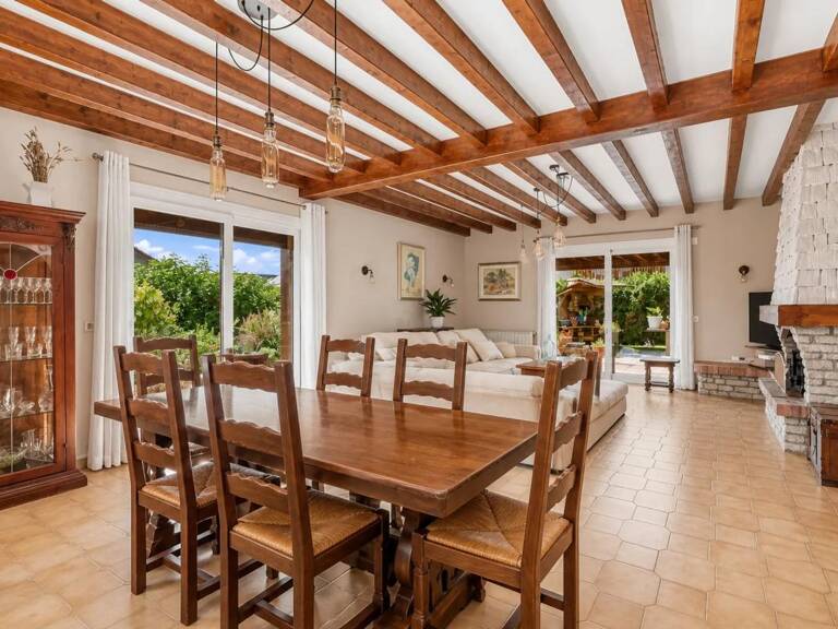 Maison de 7 pièces de 183 m² à La Balme-de-Sillingy — photo 1