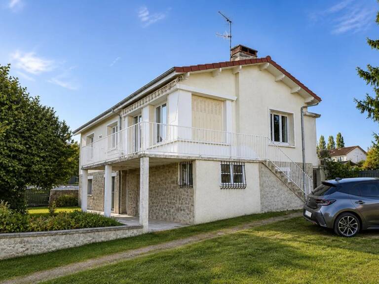 Maison de 7 pièces de 137 m² à Saint-Junien — photo 1
