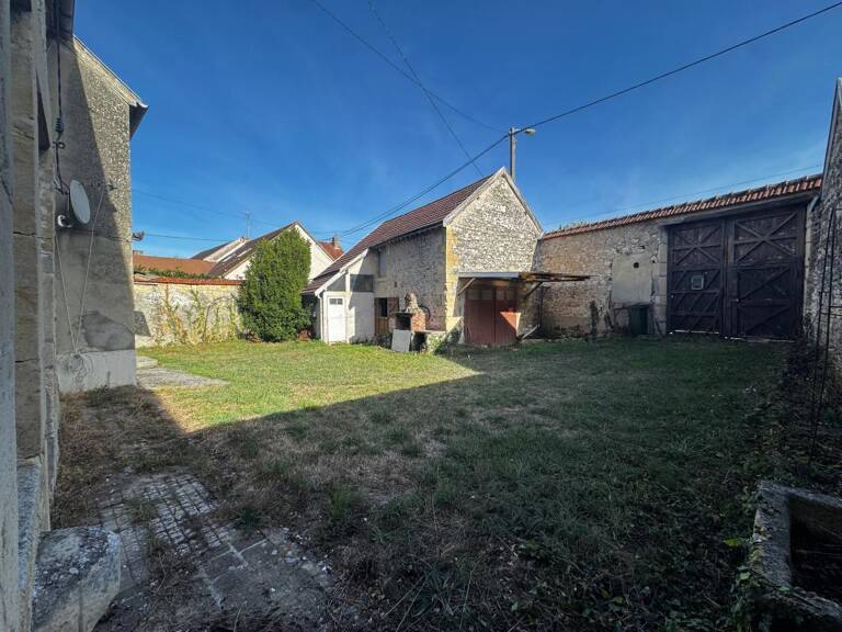 Corps de ferme de charme / Jardin clos de murs & dépendance en pierre — photo 1
