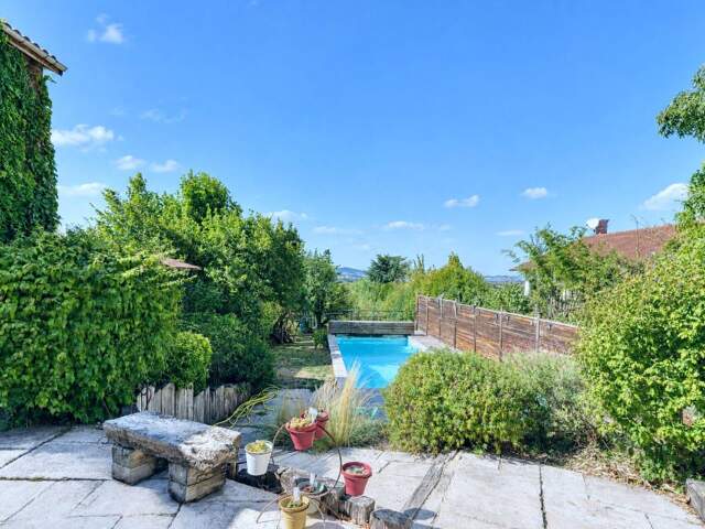NOUVEAUTE DARDILLY PIERRES DOREES PISCINE — photo du bien