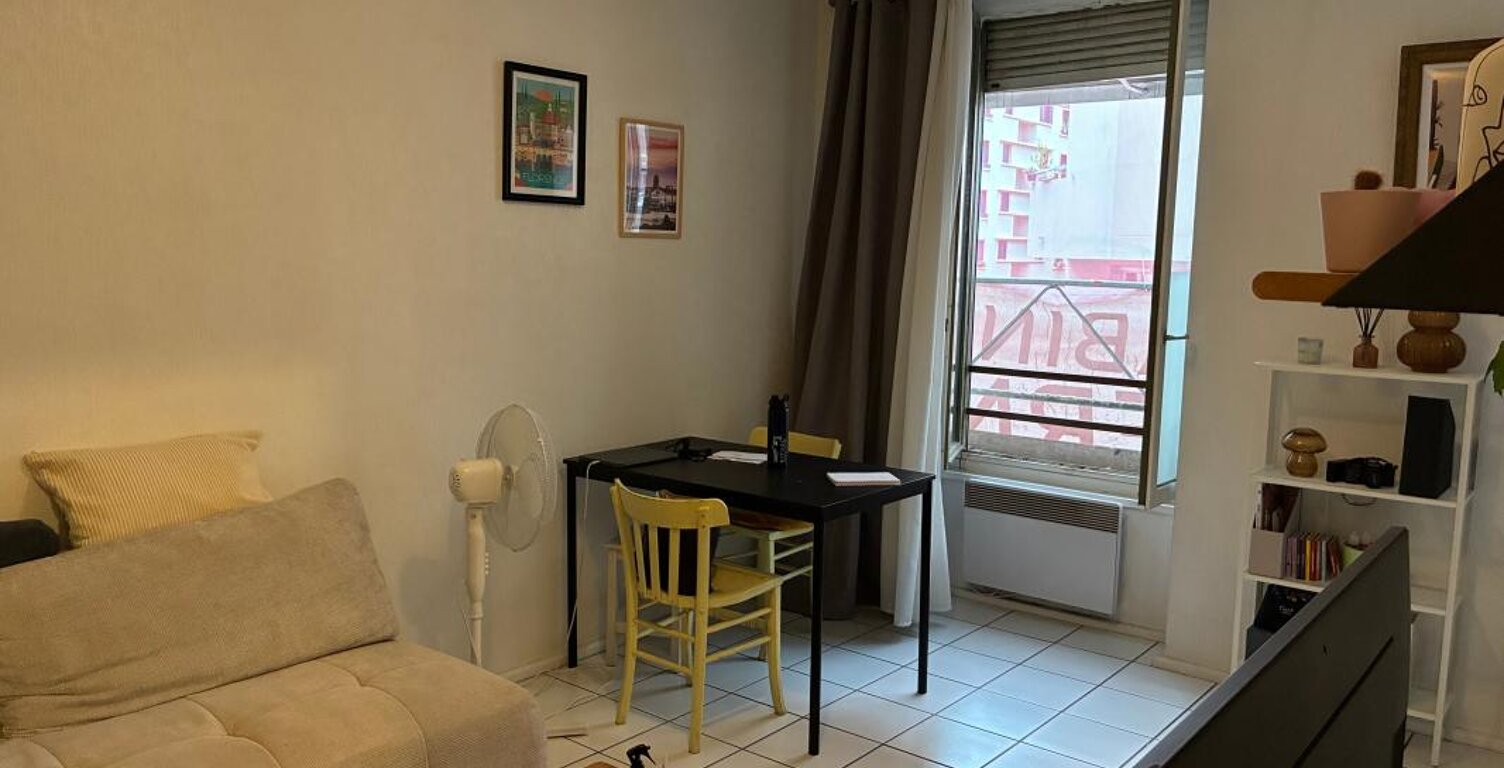 EXCLUSIVITE LYON 3 ème préfecture, T2 dans bel immeuble ancien — photo 1