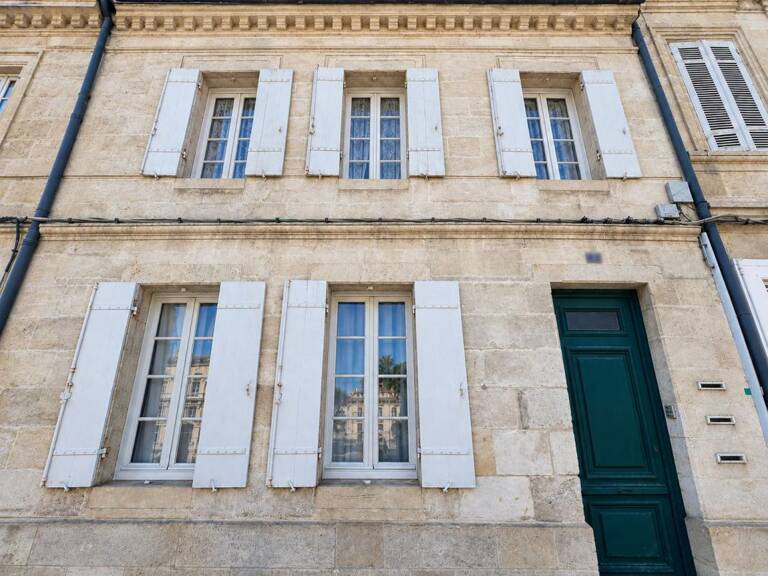 LIBOURNE – PLACE JOFFRE – Maison en pierre à rafraichir – Famille ou investisseur — photo 1