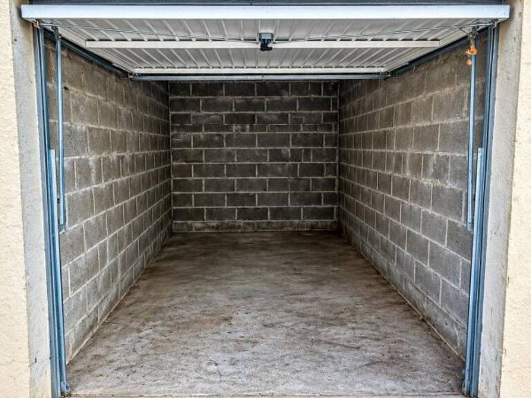 À vendre – Box fermé de 14 m² dans une résidence sécurisée avenue Lepic — photo 1