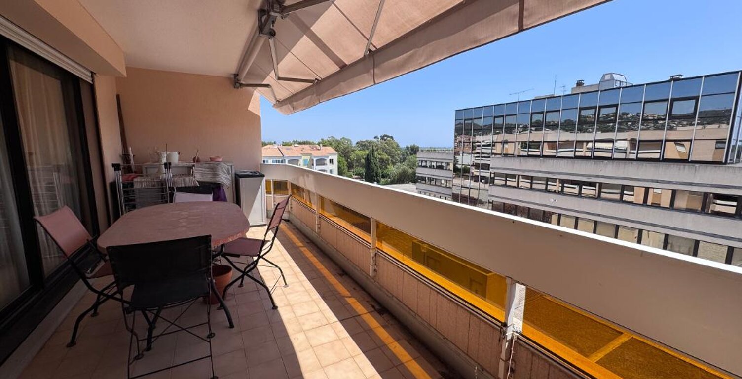 Appartement T3 avec garage Hyeres centre (83400) — photo 1