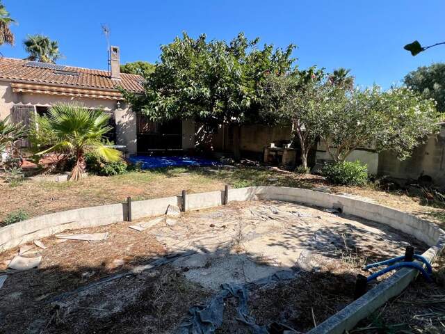 Maison à vendre T5 d’environ 150 m² avec jardin sur Toulon Ouest quartier des Routes/Valbertrand — photo du bien