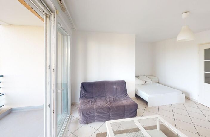 METZ QUEULEU – F1 BIS AVEC BALCON, PARKING ET CELLIER — photo 2