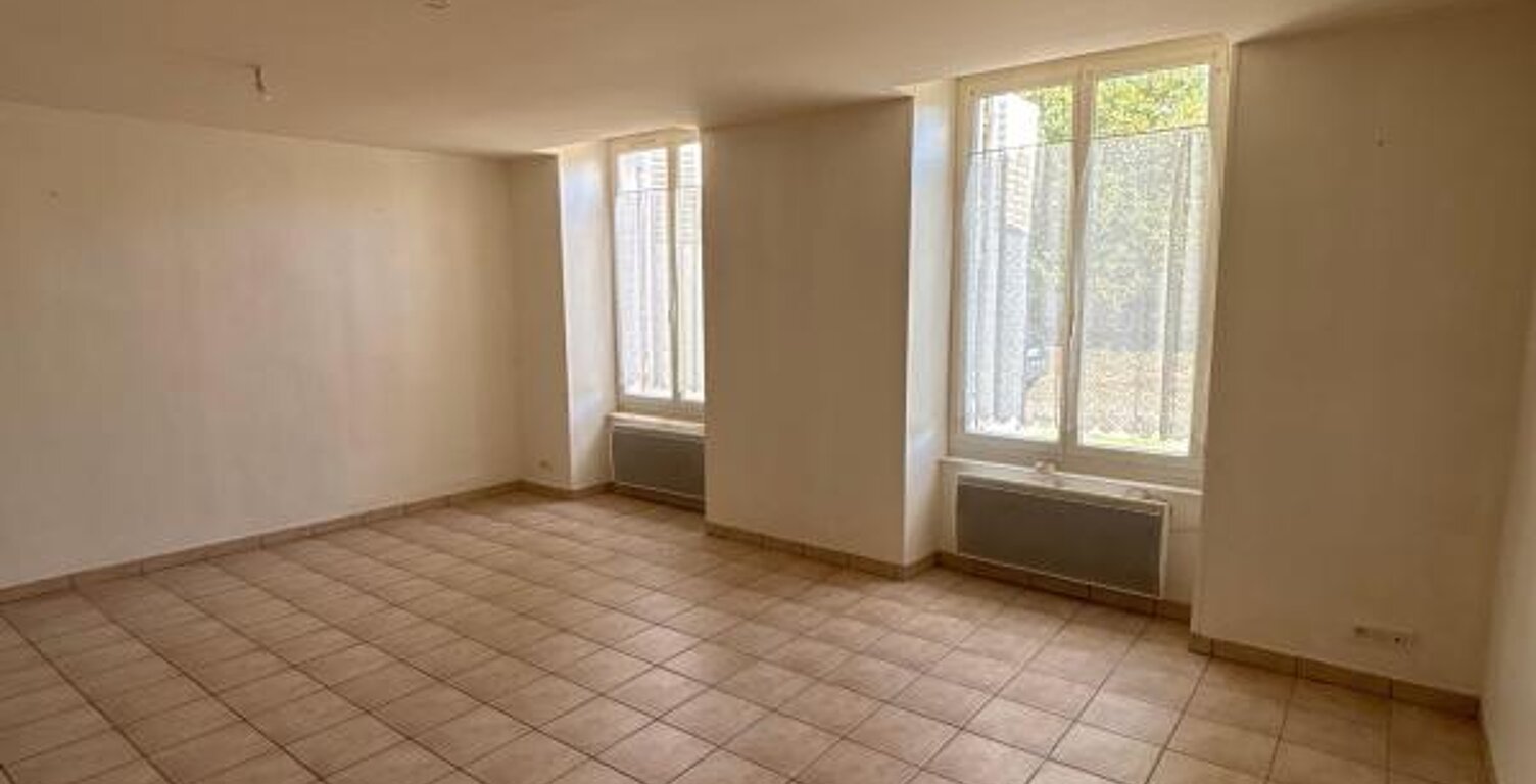 Appartement À Louer de 72 m3 au Rez de chaussée — photo 1