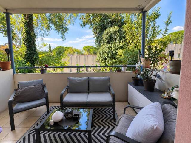 APPARTEMENT T2 AVEC TERRASSE ET PARKING — photo du bien