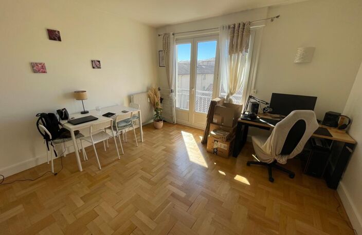 Appartement À Louer — photo 2