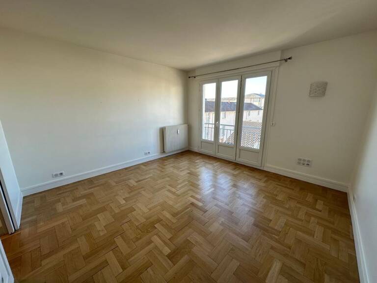 Appartement À Louer — photo 1
