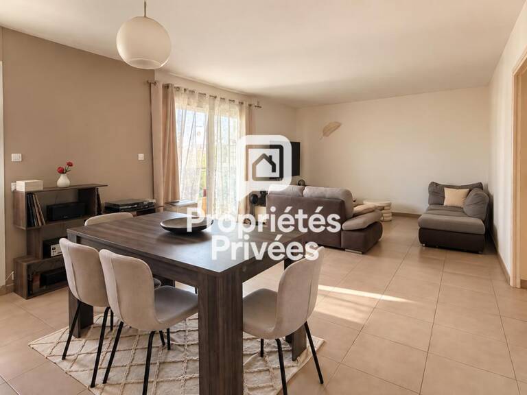 Le Lavandou Centre-ville - à 700m des plages, Grand T4 avec parking — photo 1
