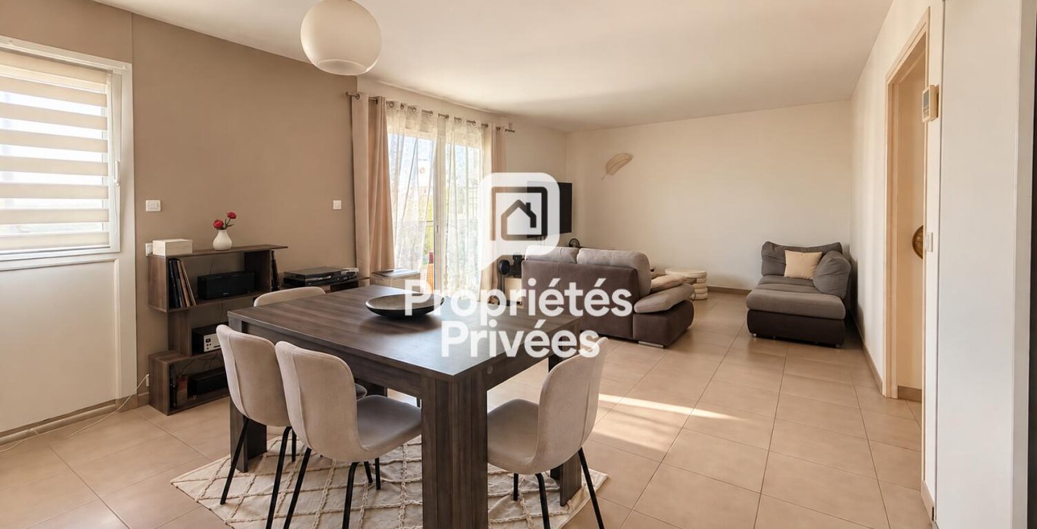 Le Lavandou Centre-ville - à 700m des plages, Grand T4 avec parking — photo 1