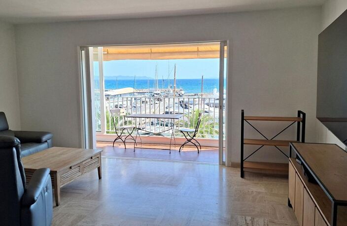 Appartement traversant avec vue mer panoramique  Port de Hyères — photo 4