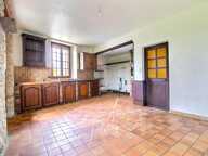 Maison en pierres avec cour et jardin — photo 4