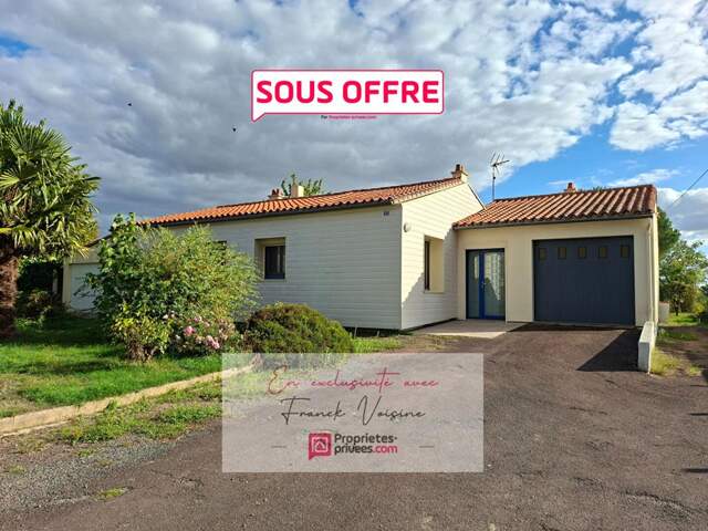 A VENDRE en Exclusivité aux Herbiers, maison plain-pied de 106 m2 avec 3 chambres et 1 dépendance sur une parcelle de 2200 m2 env — photo du bien