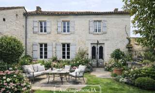 Maison 10 Pièces 258 m² à vendre à Nercillac (16200)